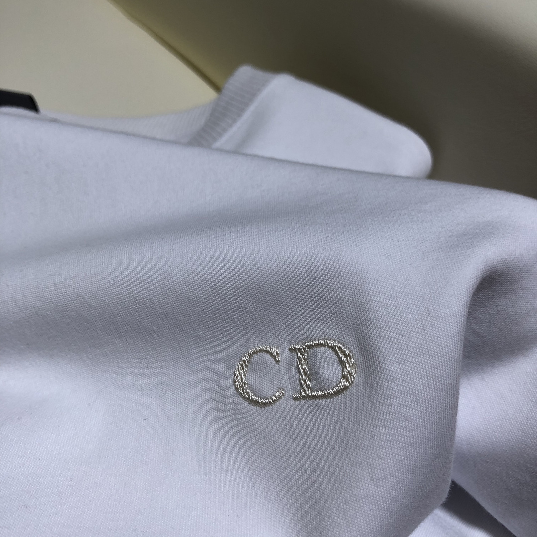 Unbranded Small Cd Embroidered T (White) - Image 11