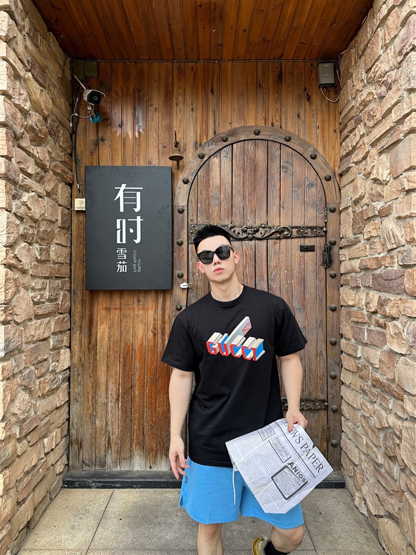 Gucci G Print Short Sleeve - Image 17