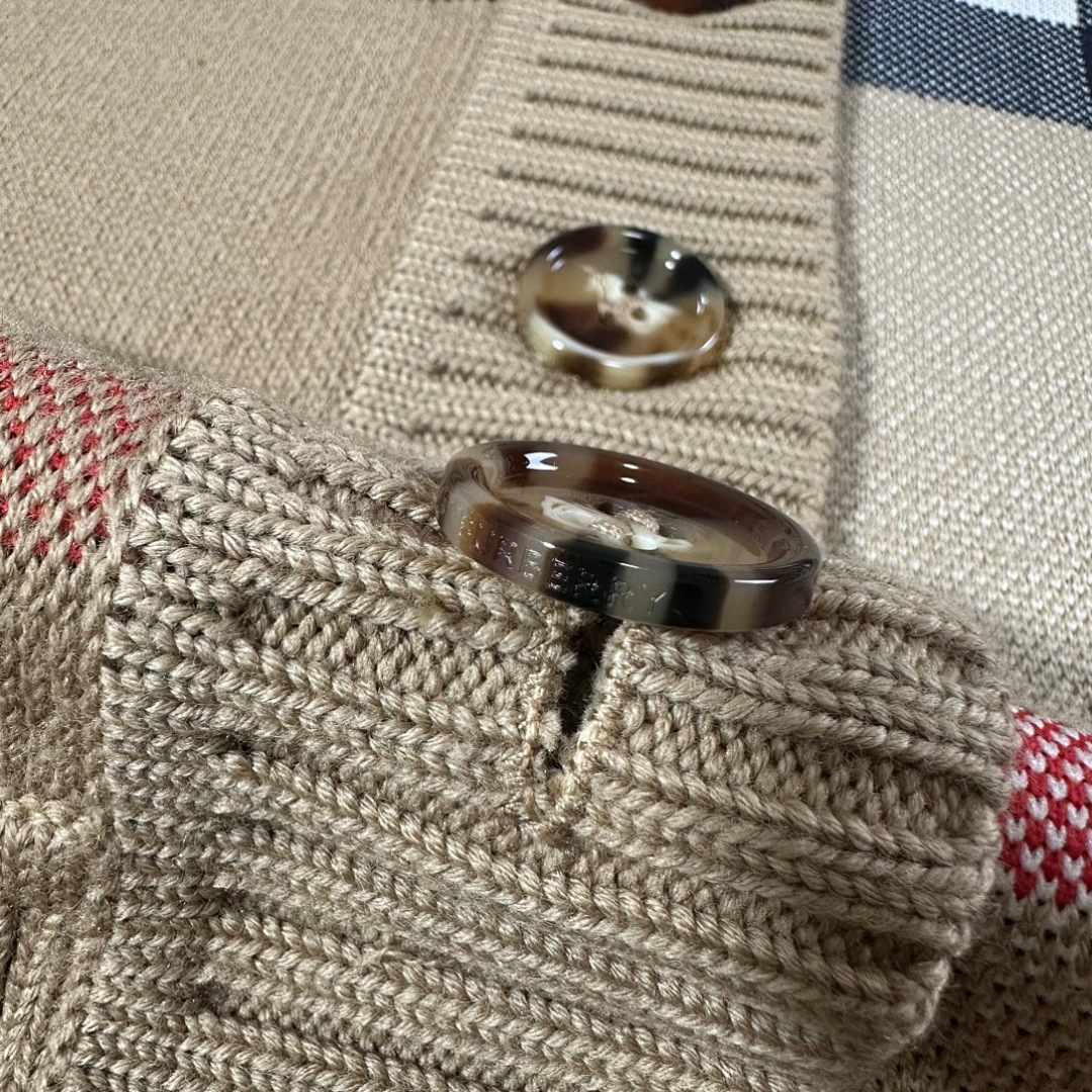 Burberry V Collar Floral - Image 8