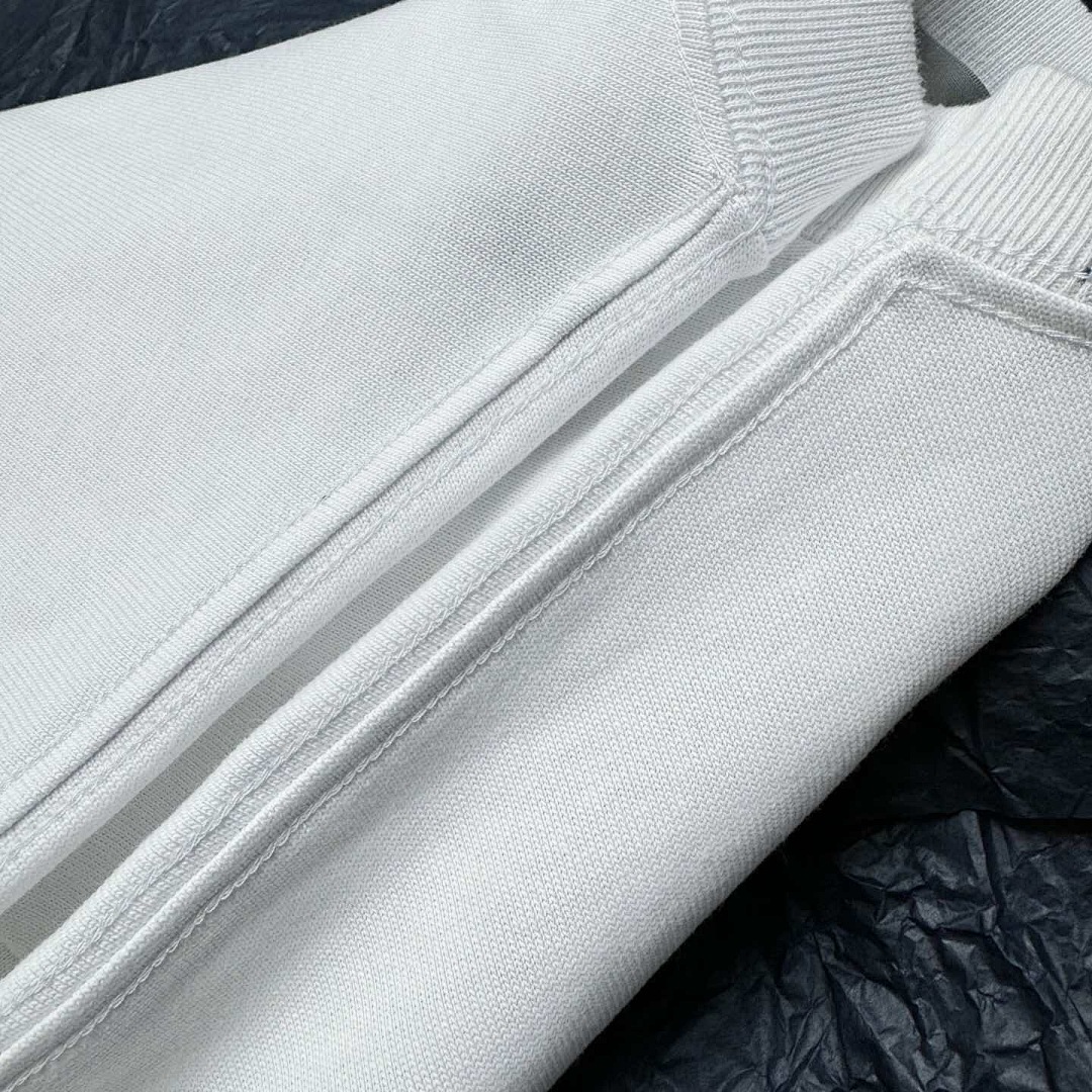 Unbranded DR Embroidered T - Image 7