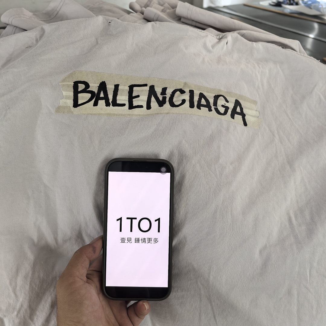 Balenciaga New Gum Strap Print Short Sleeve (Grey White) - Image 3
