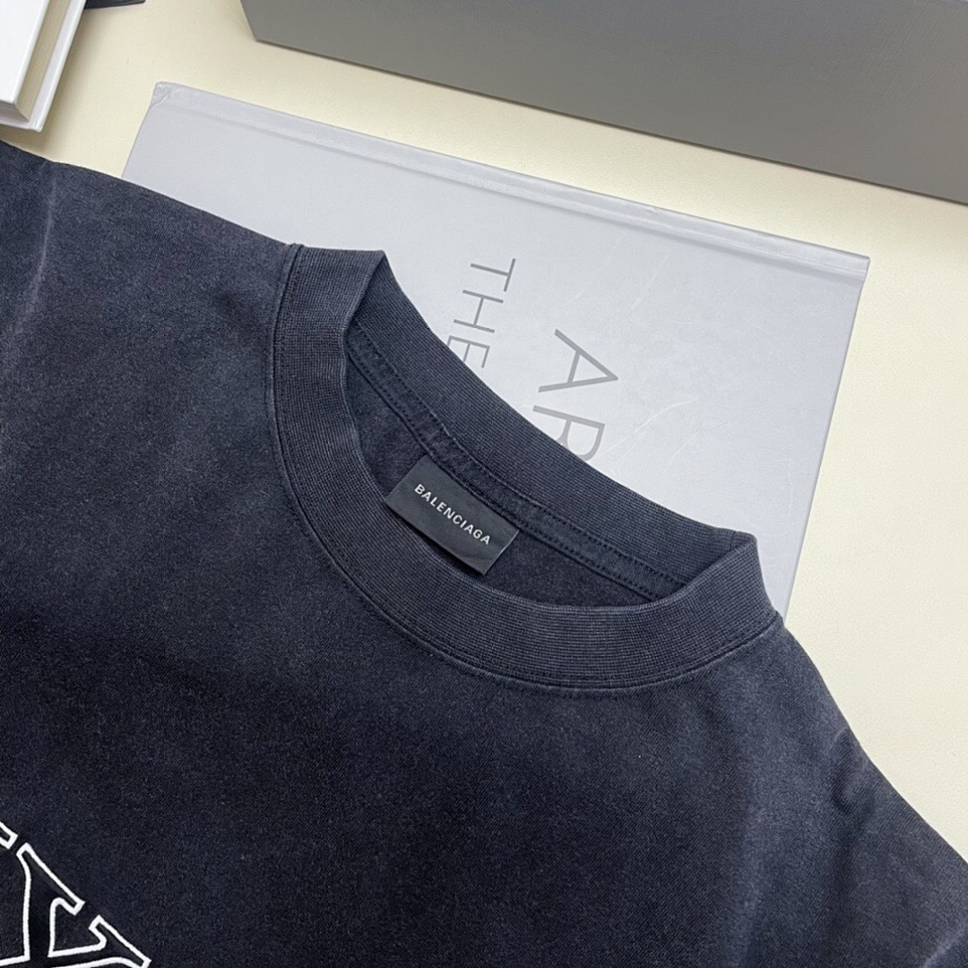Balenciaga XXXL Short Sleeve - Image 6