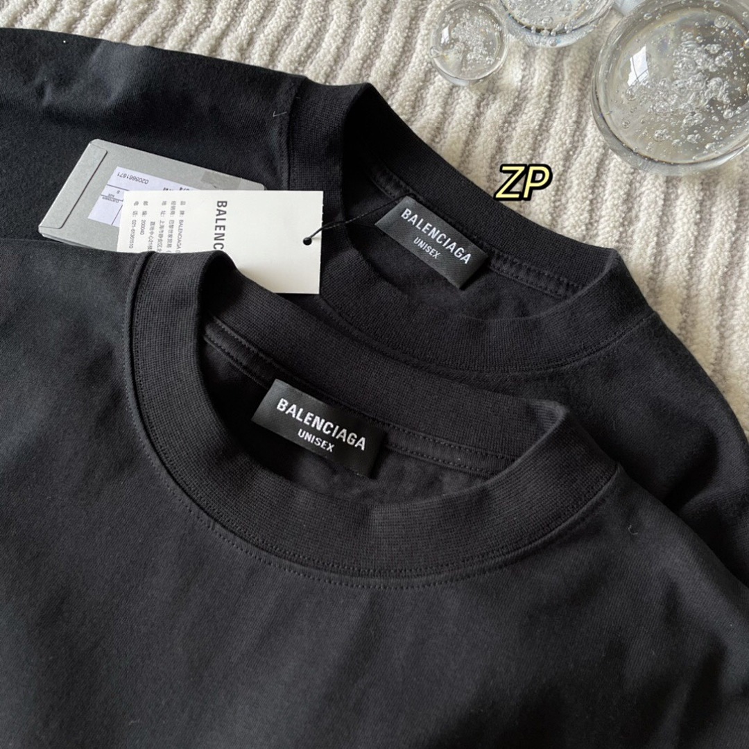 Balenciaga T - Image 7