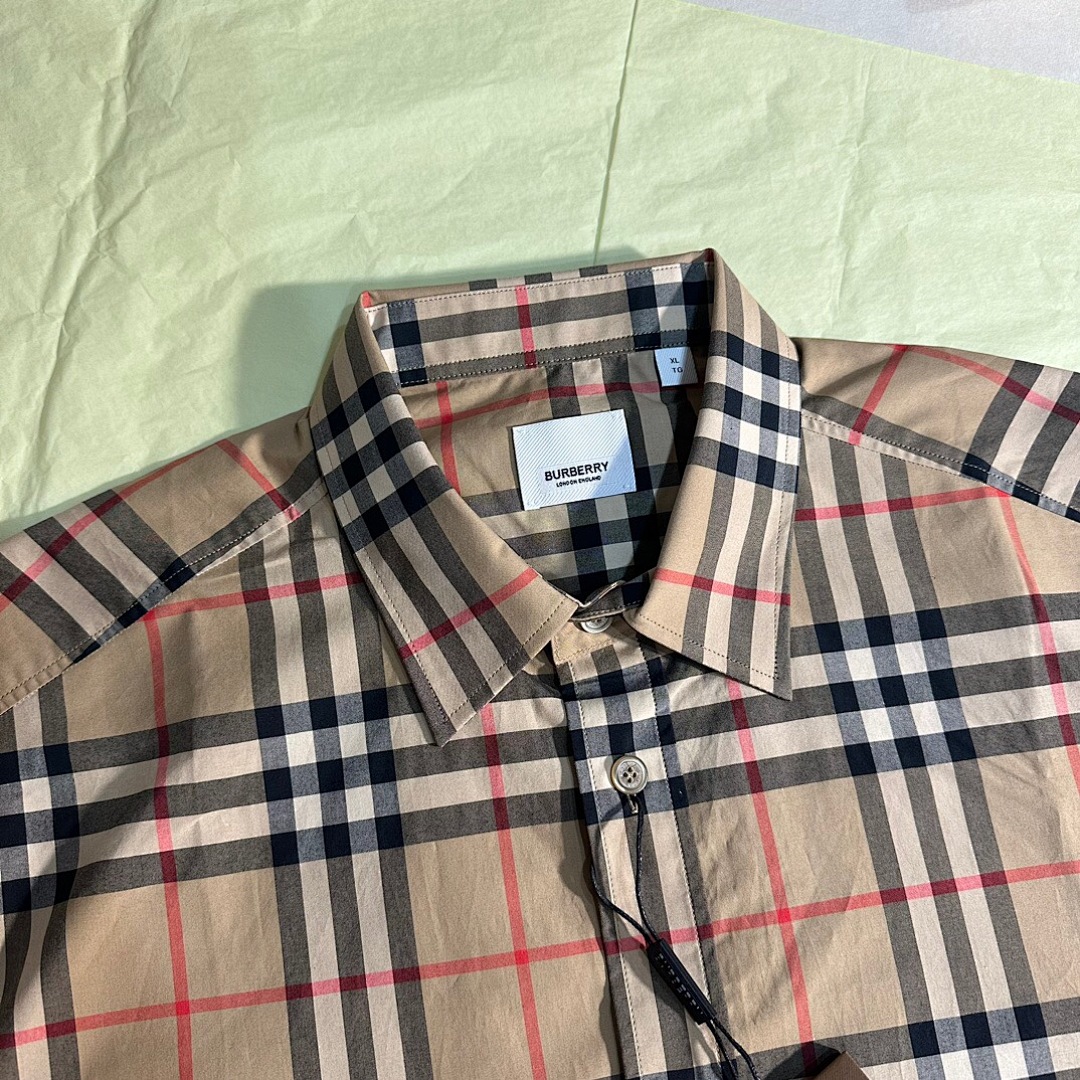 Burberry Short Sleeve - Image 5