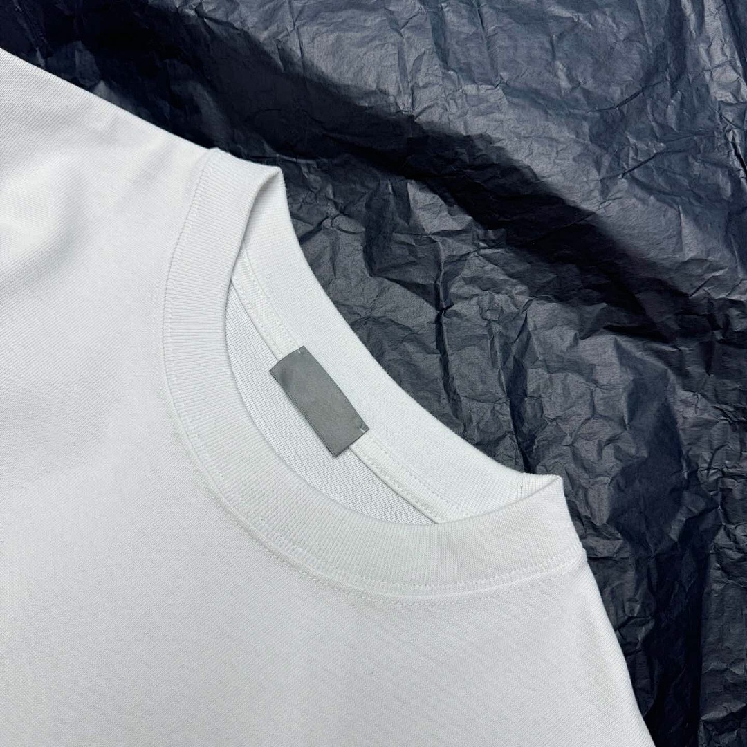 Unbranded DR Embroidered T - Image 9