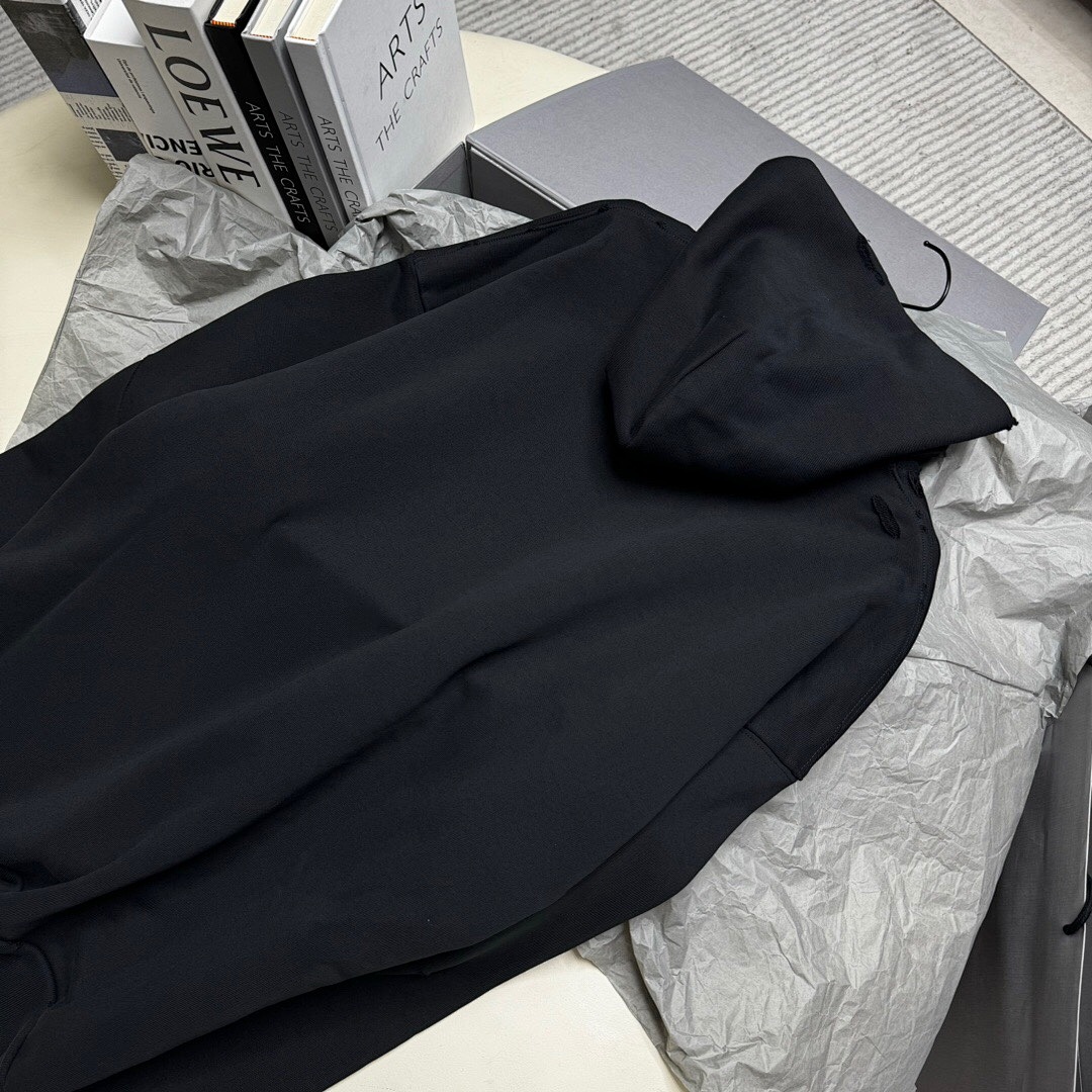 Balenciaga Diamond - Image 5