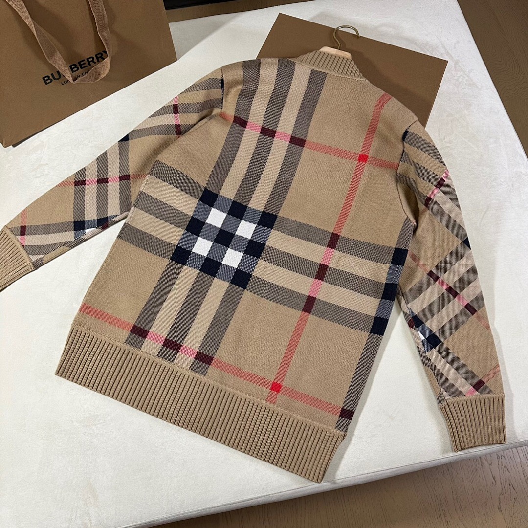 Burberry V Collar Floral - Image 11