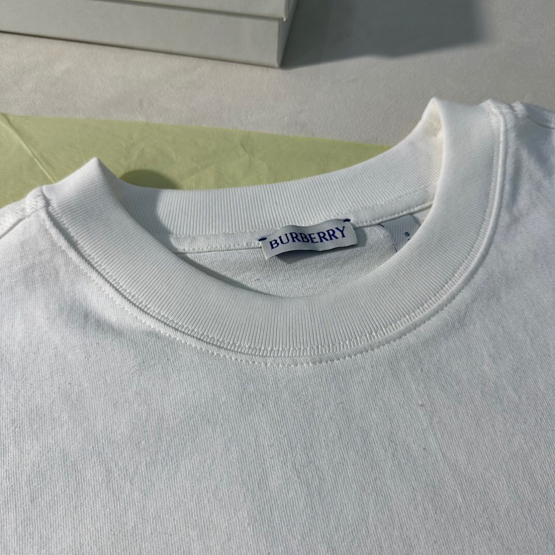 Burberry Water Embroidered T - Image 8