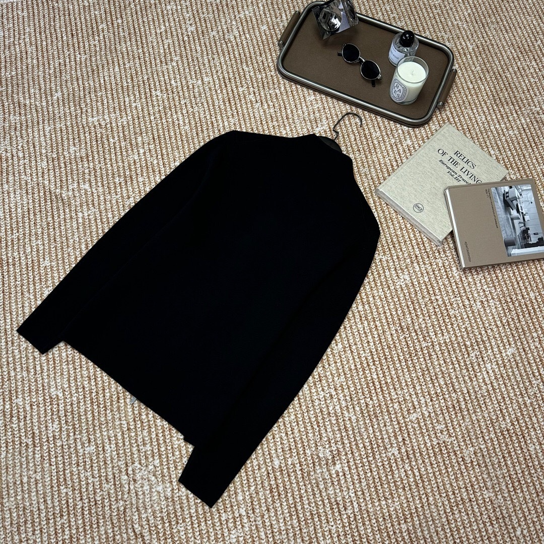 Unbranded CD Embroidered Fleece - Image 5