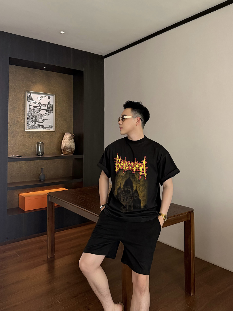 Balenciaga City Print T - Image 14