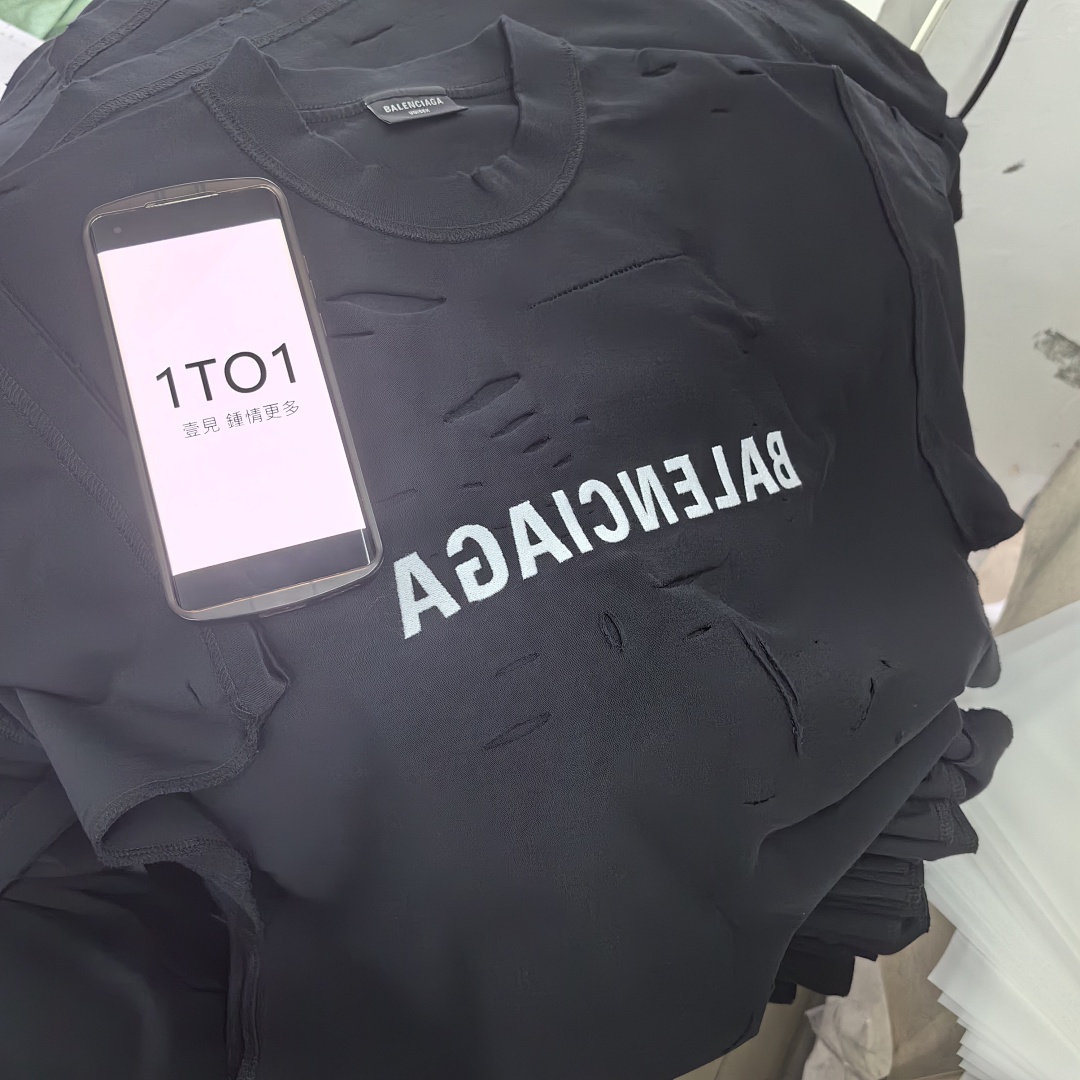 Balenciaga Short Sleeve (Black) - Image 3