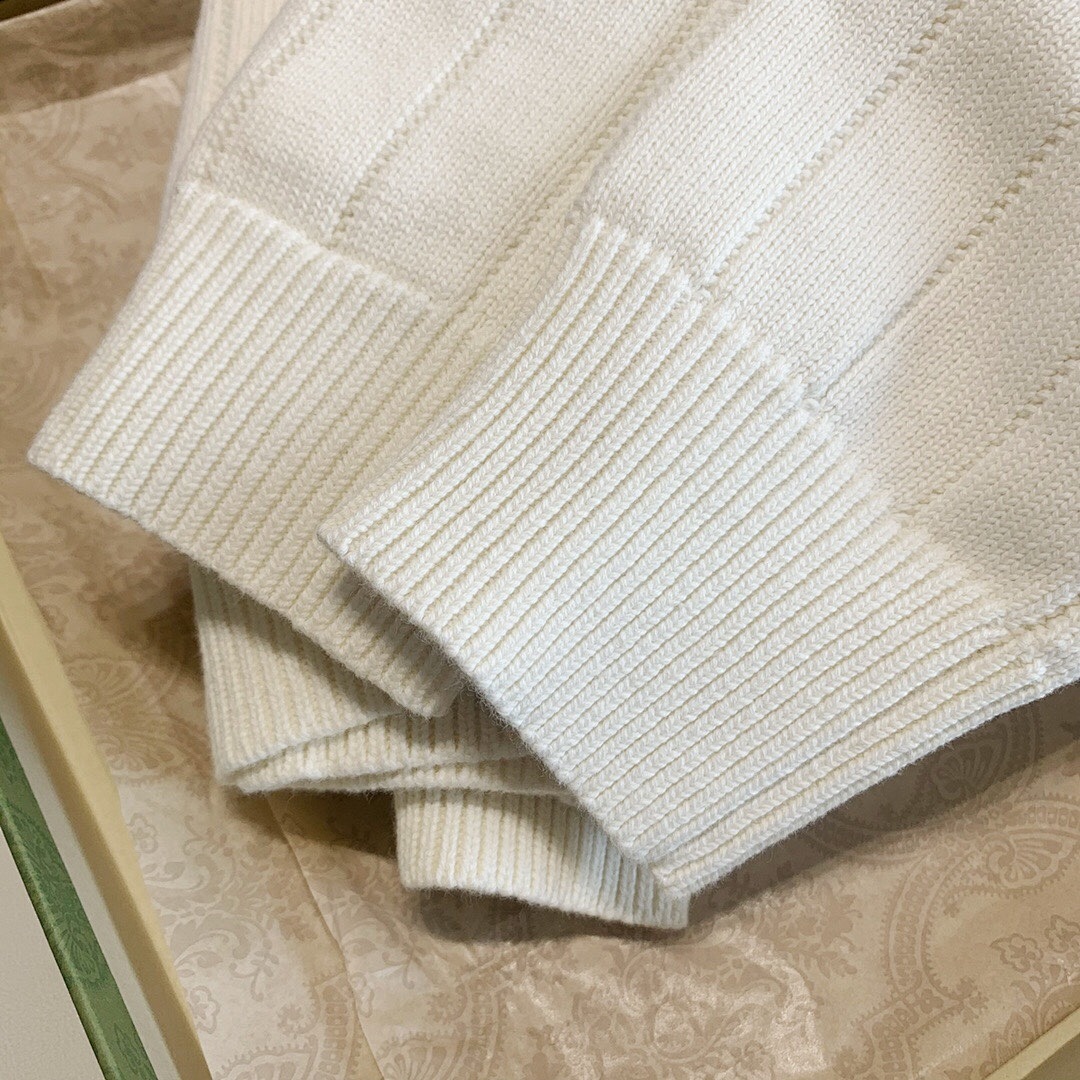 Gucci V Collar Apricot - Image 7