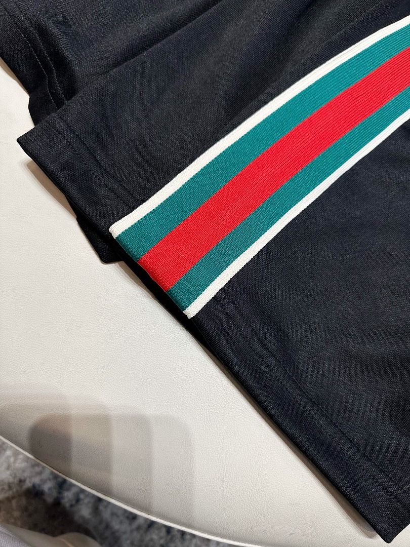 Gucci GU Red Green Strap Striped Short - Image 7