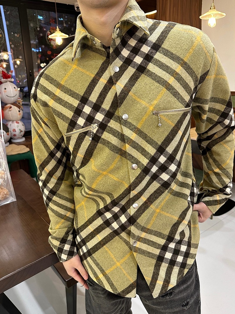 Burberry Plaid Fleece - Image 19