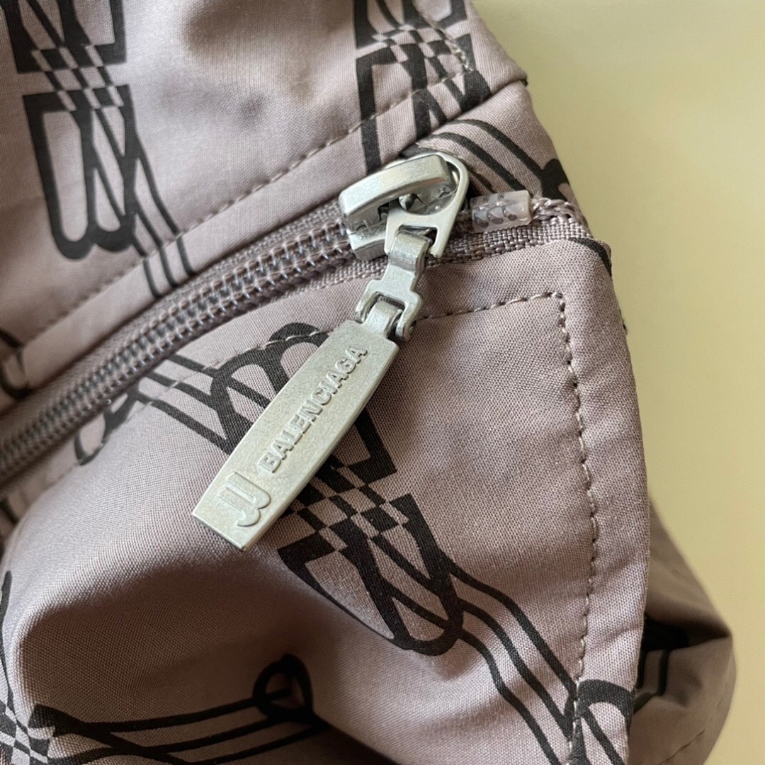 Balenciaga BB Logo Wind - Image 12