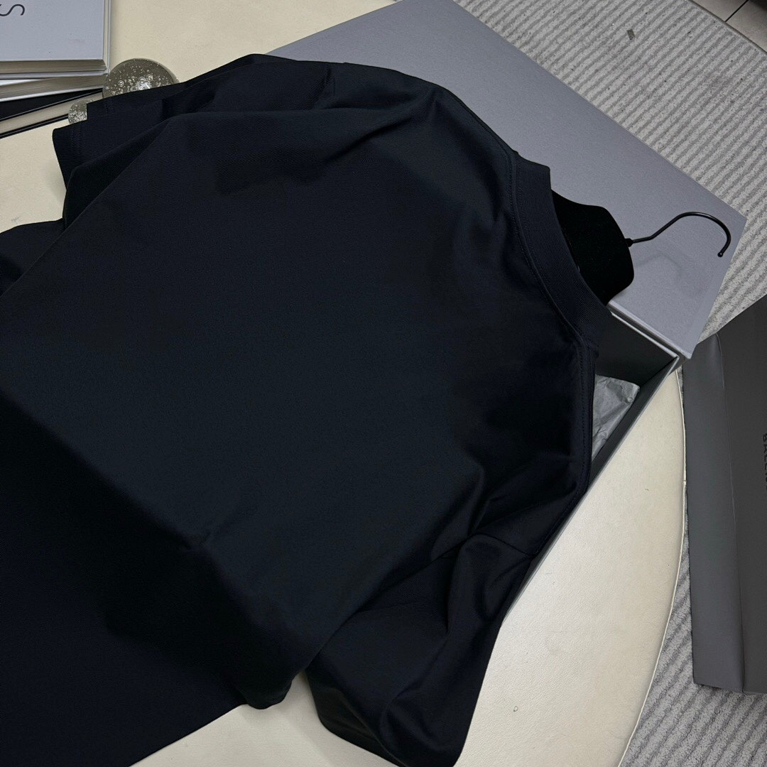 Balenciaga Print T - Image 8
