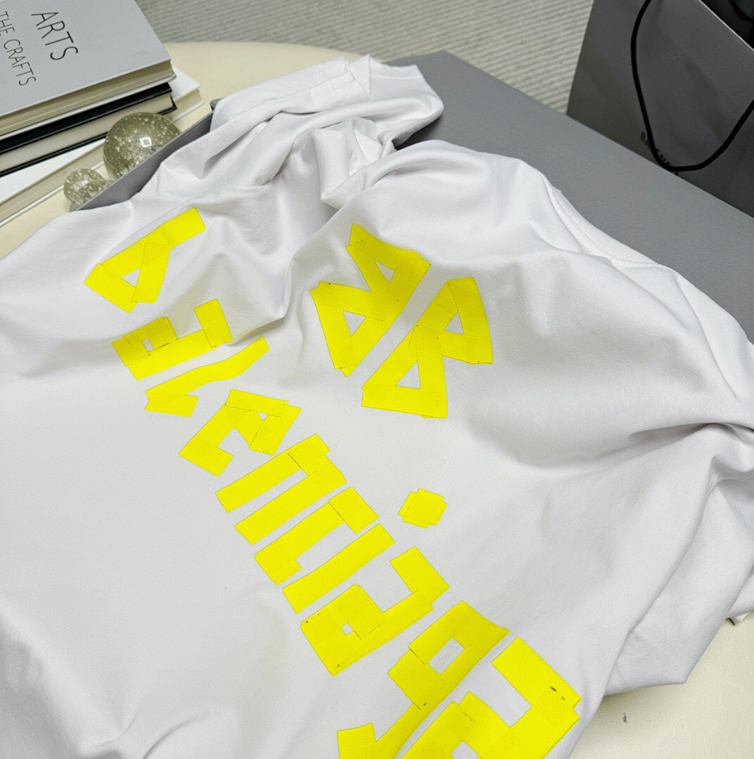 Balenciaga BA Gum Strap Short Sleeve - Image 10