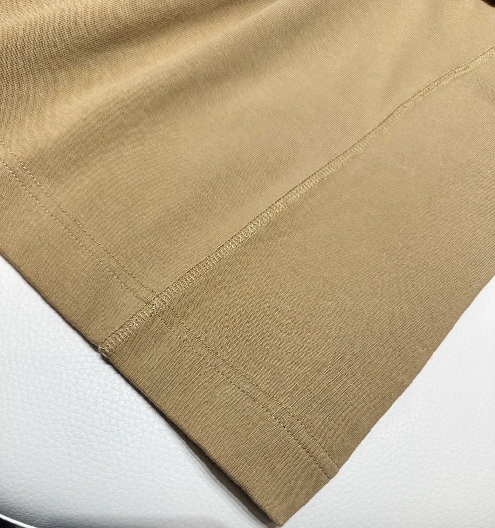Gucci Leather Strap Print Short Sleeve - Image 9