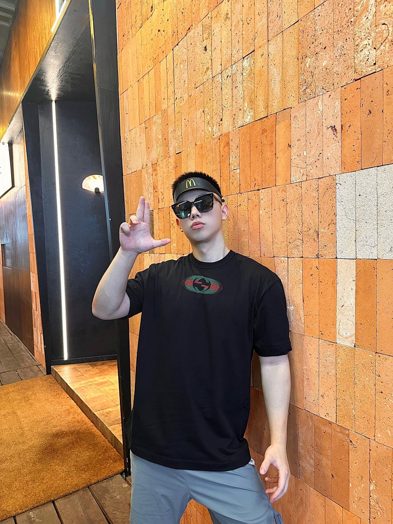 Gucci Shadow T - Image 17