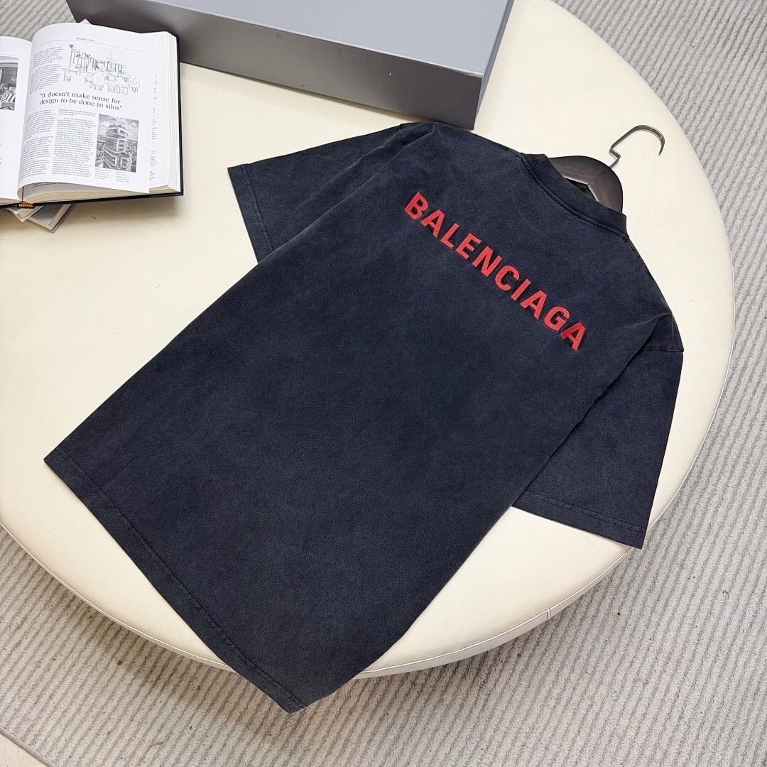 Balenciaga Red Embroidered T - Image 6