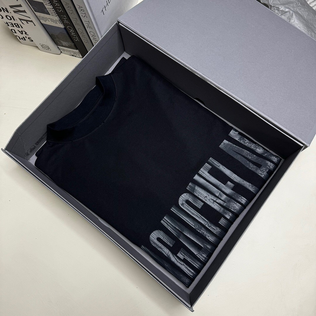 Balenciaga Reverse Print Short Sleeve - Image 10