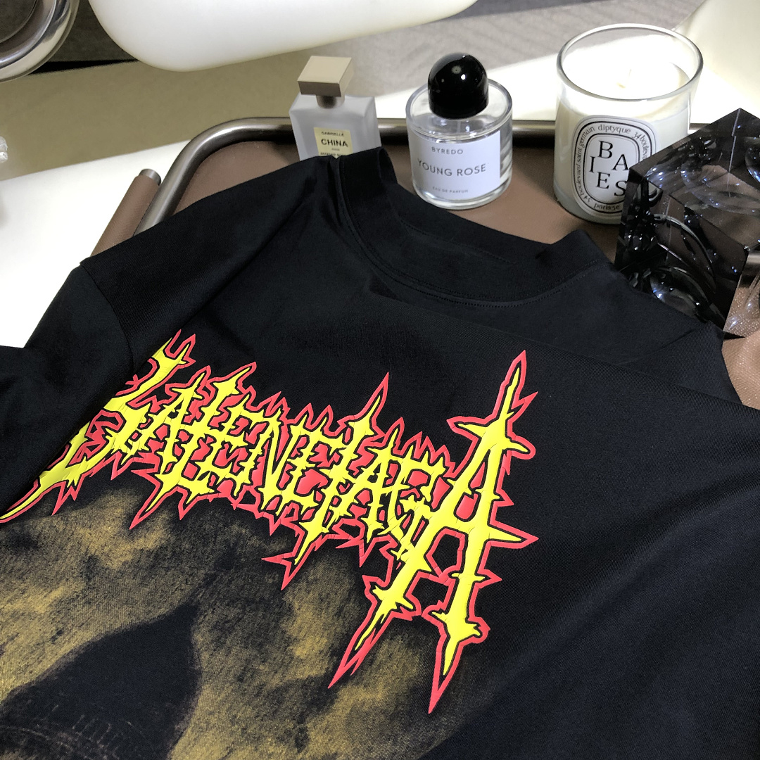 Balenciaga City Print T - Image 9