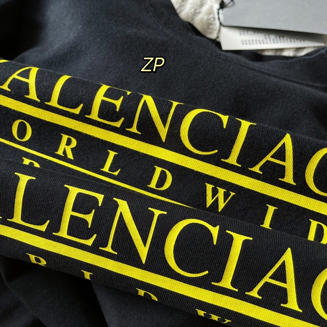 Balenciaga T - Image 4