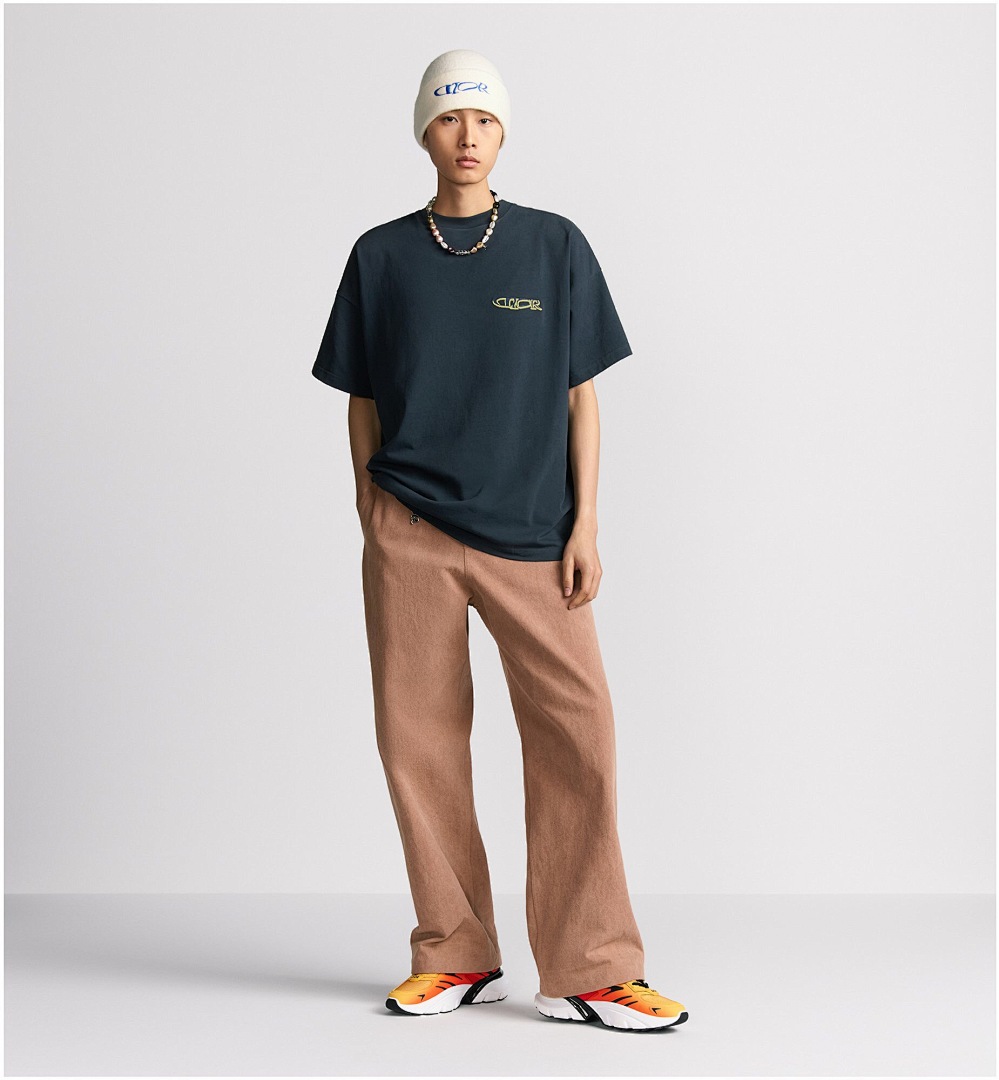 Unbranded DR Star Embroidered T - Image 12