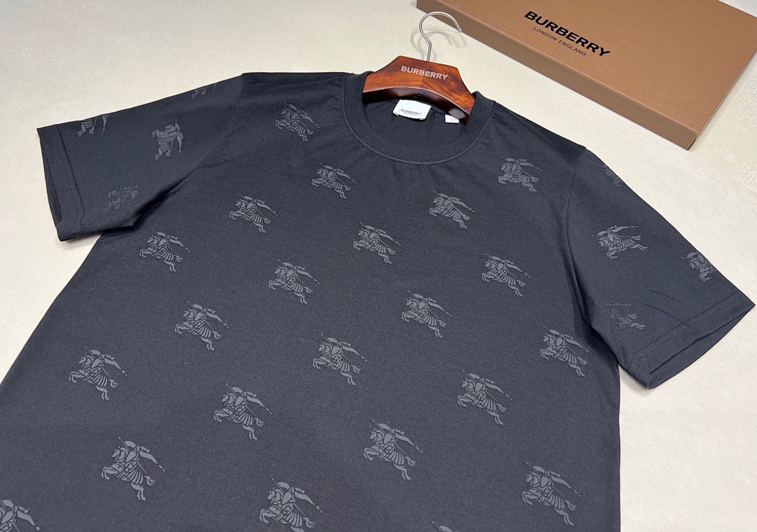 Burberry Label Print T Black (Women) - Image 4