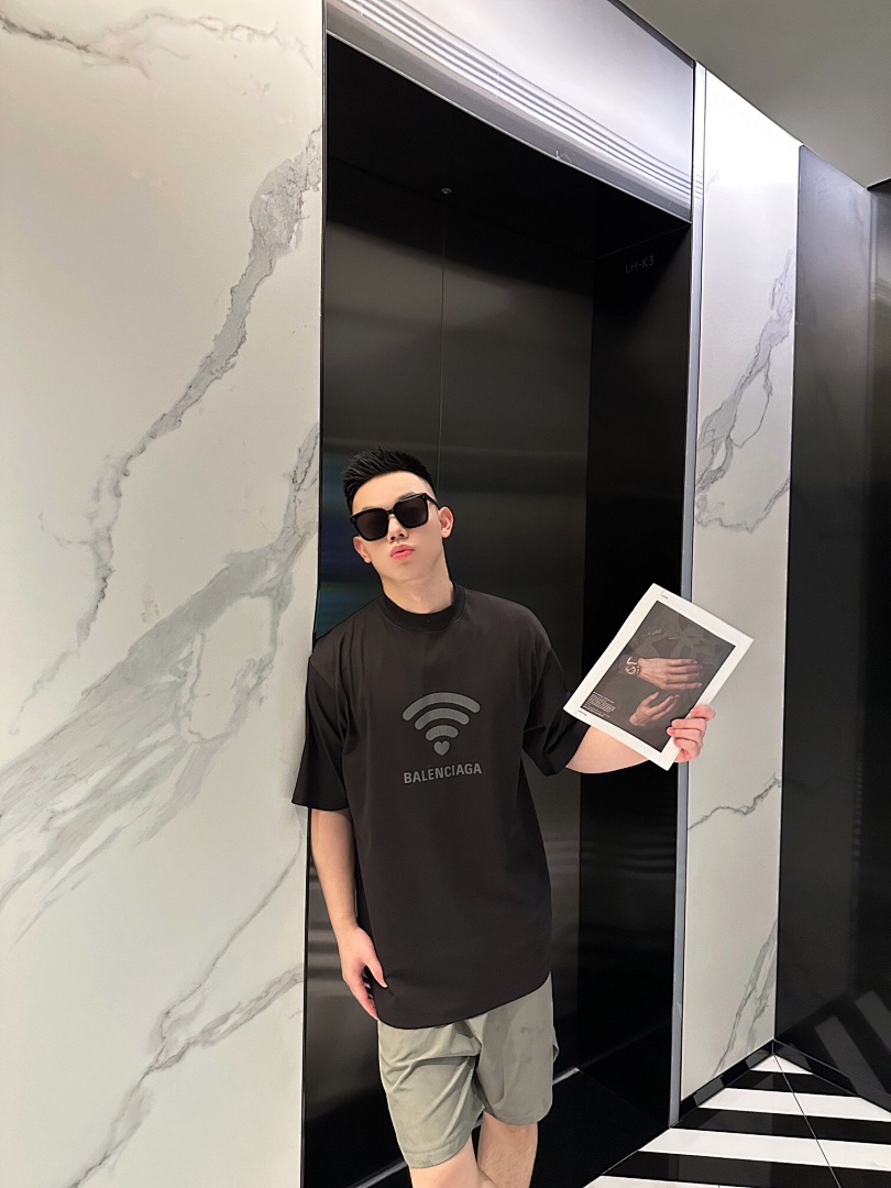 Balenciaga 520 Limited Exclusive Short Sleeve - Image 20