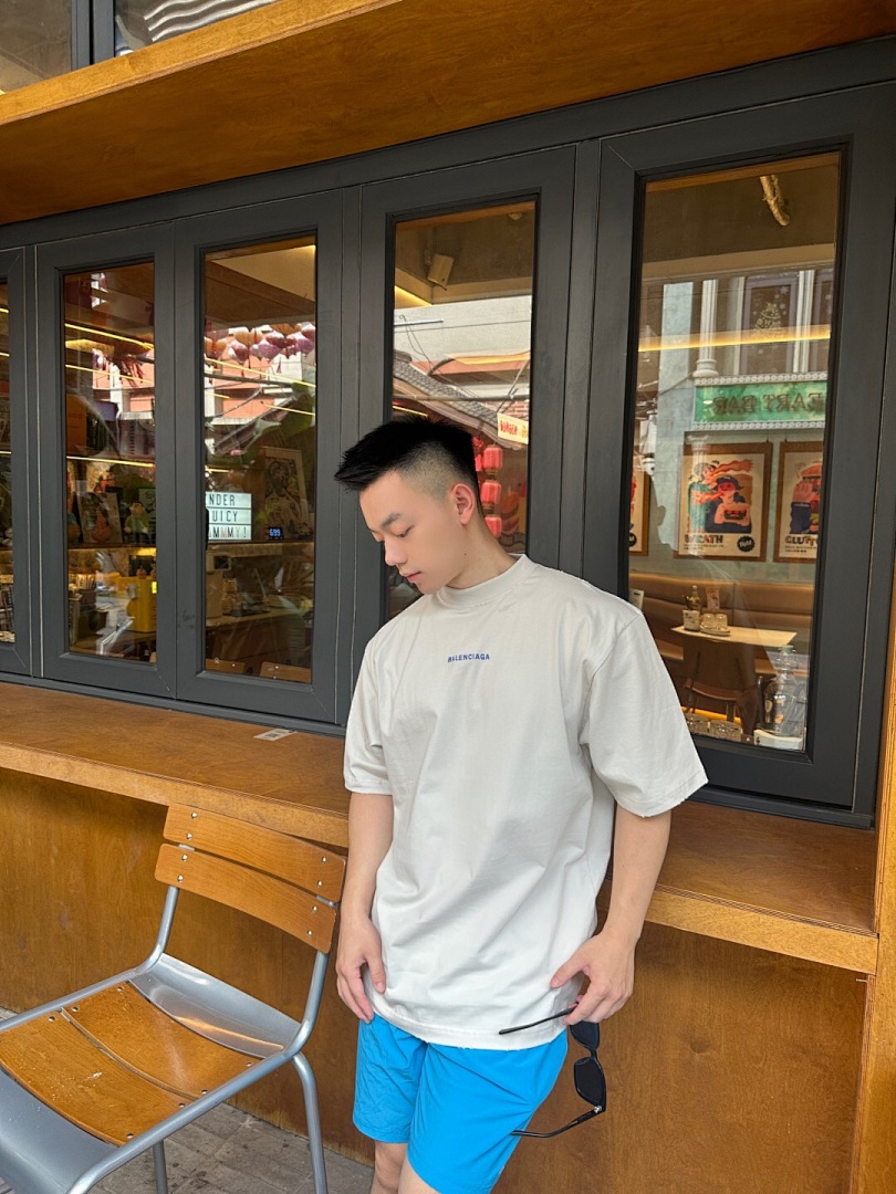 Balenciaga Blue Embroidered T - Image 18