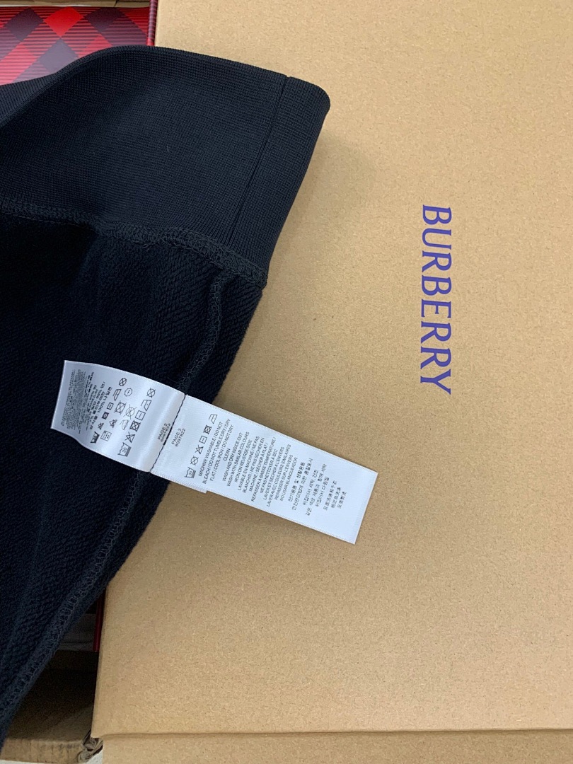 Burberry BU Velvet Collar - Image 9