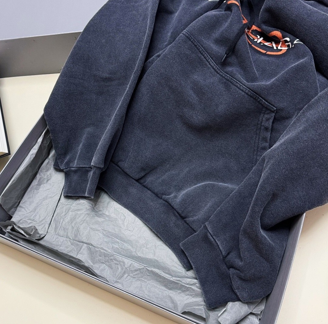 Balenciaga Print - Image 9