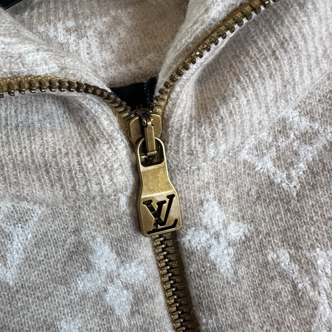 Unbranded Wool Blend Half Zip Sweater - Image 8