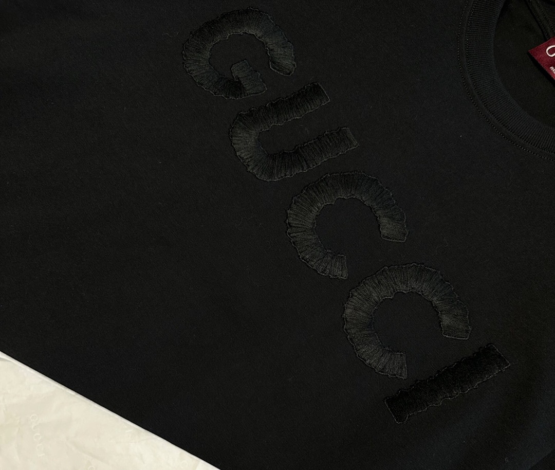 Gucci Fleece Embroidered T (Black) - Image 7