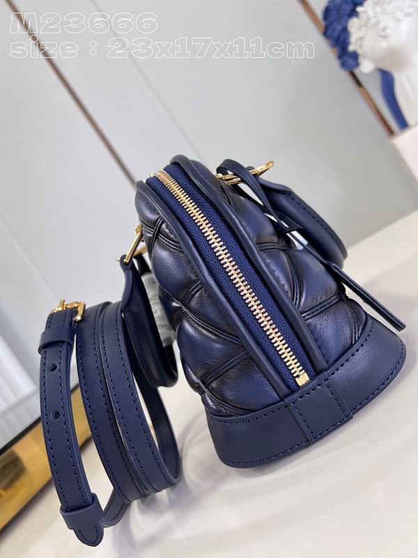 Other Blue Nicolas GhesquièRe, photo 1