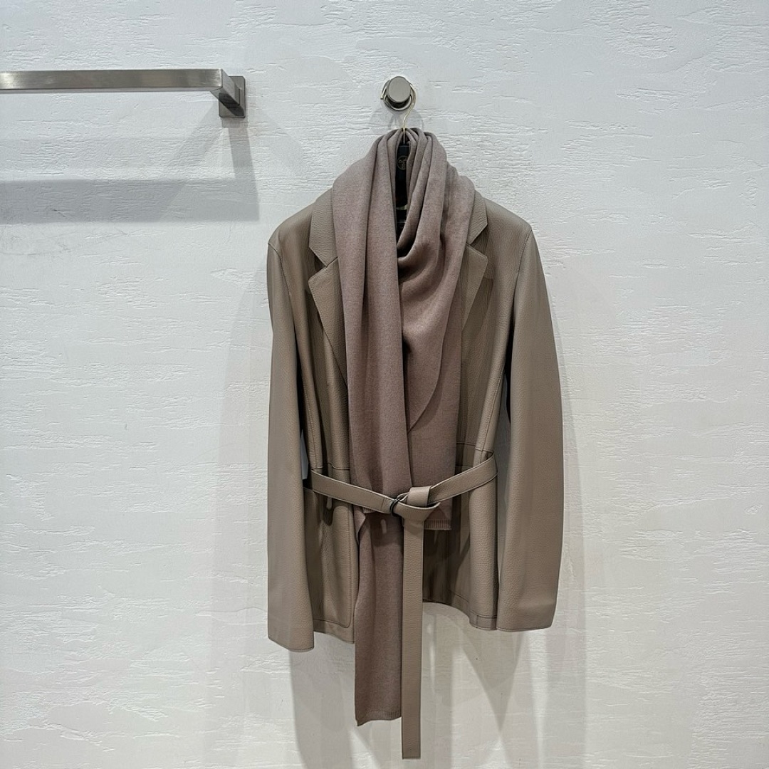 008, photo 1