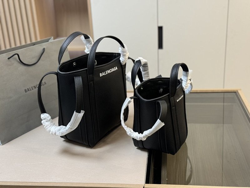 Everyday Xs Tote, photo 1