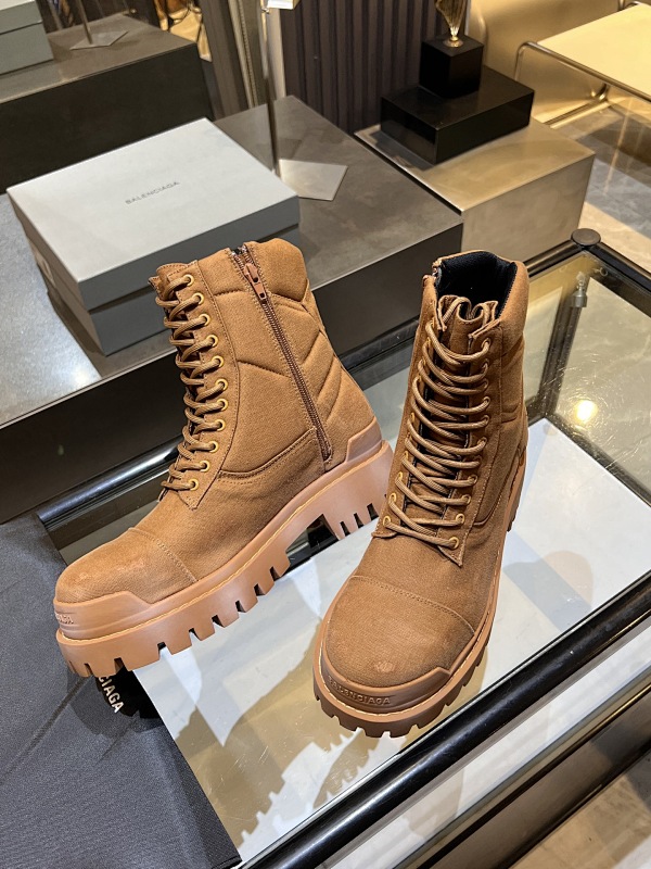 Other Martin Boots, photo 1