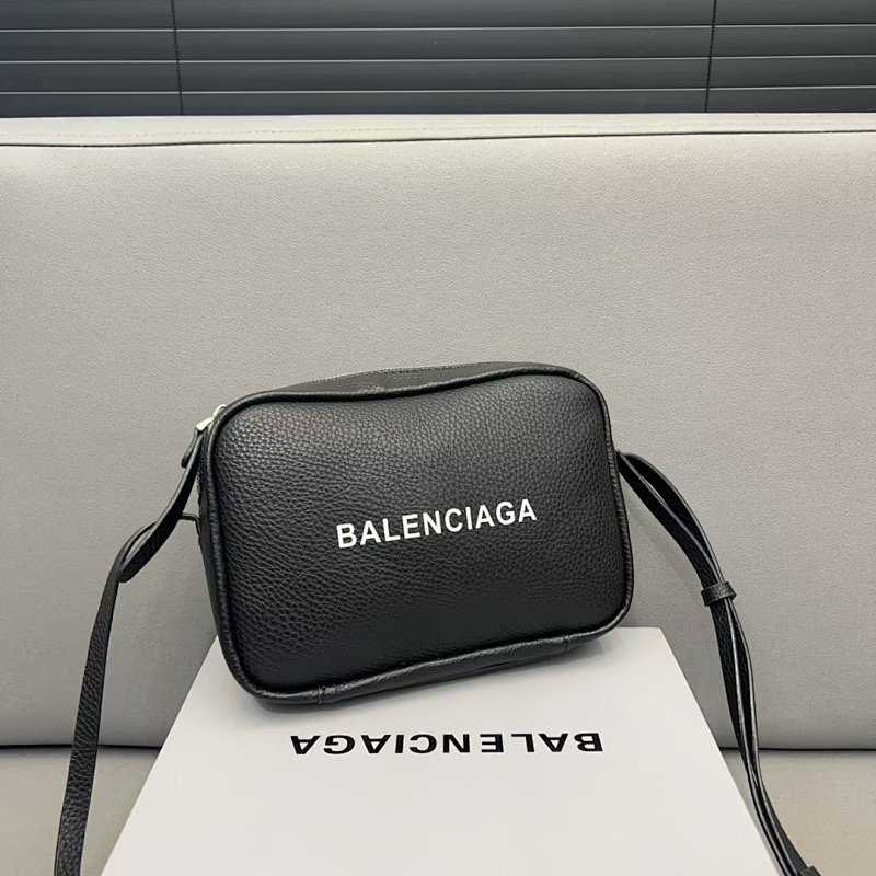 Other Balecntaga, photo 1