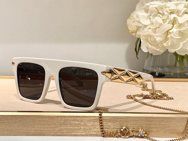 Other L-V Glasses, photo 1