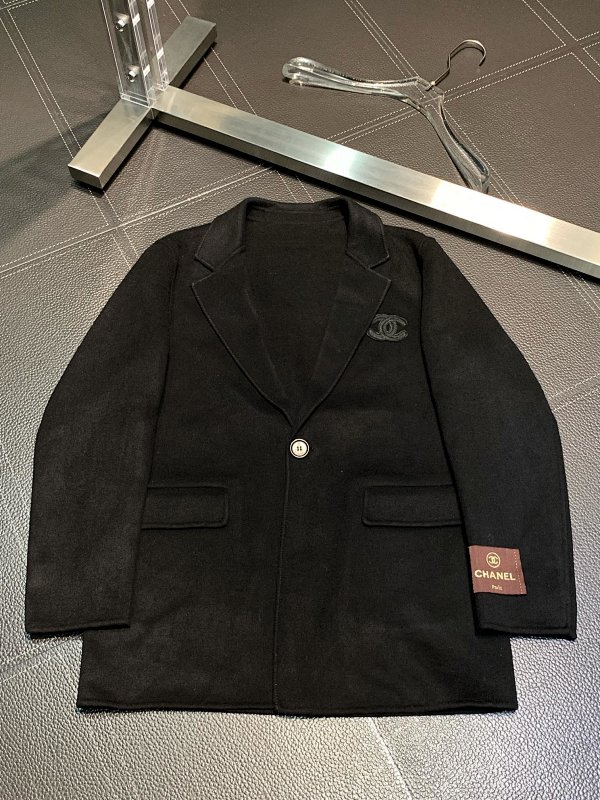 Christian Louboutin Velvet 🧥, photo 1