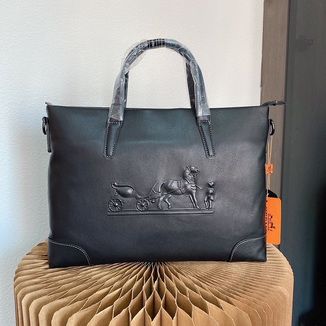 Leather, photo 1