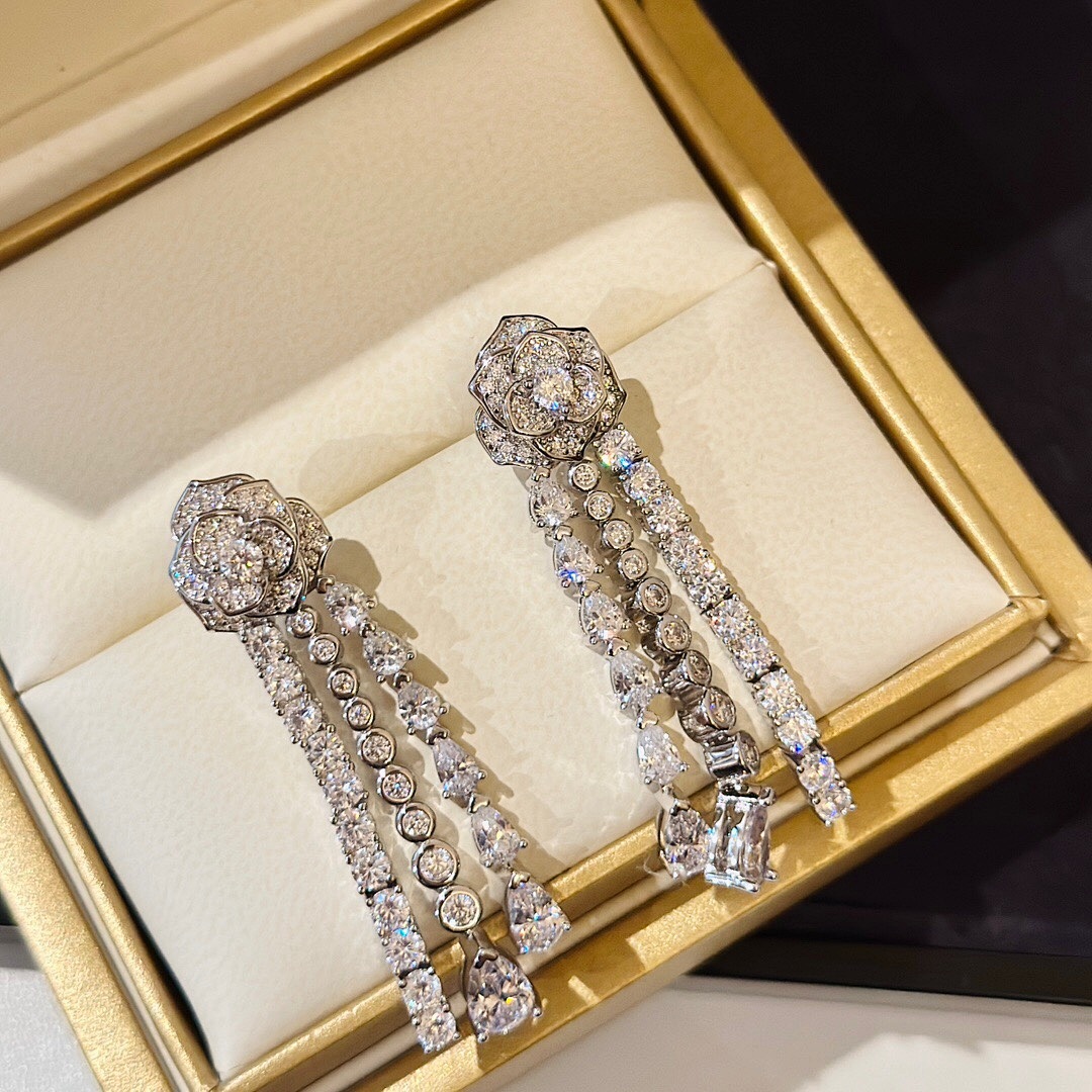 Ear Ornament/Drop, photo 1