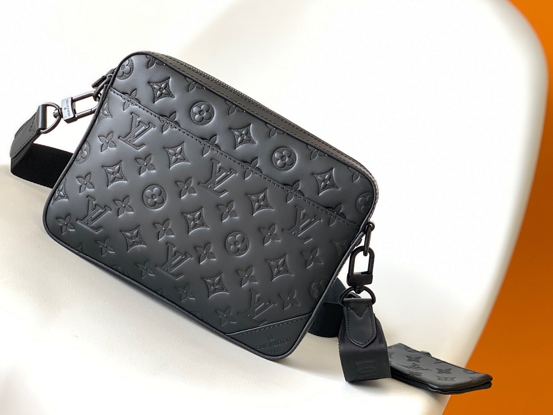 Other Black, photo 1