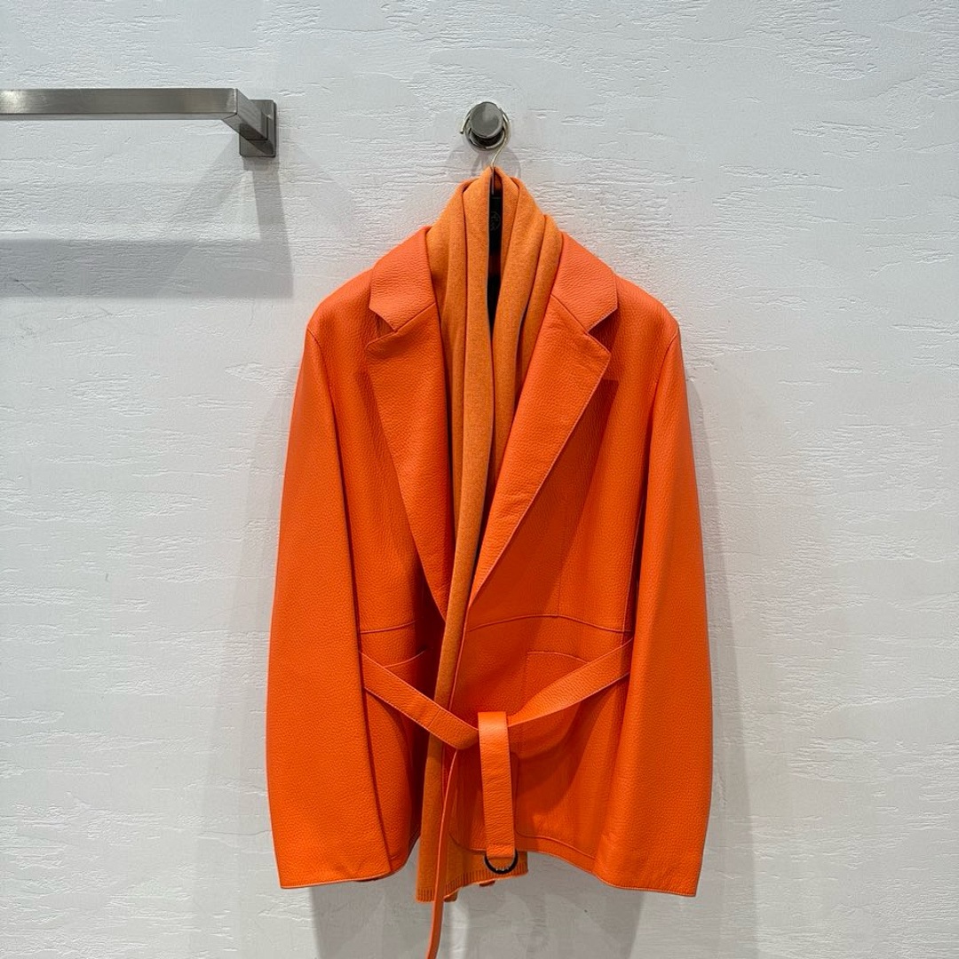 009, photo 1