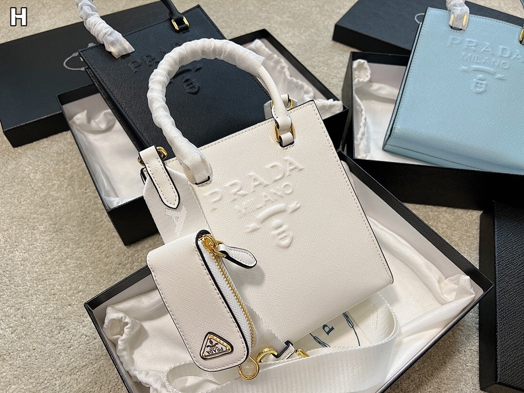 Letter Tote Bag, photo 1