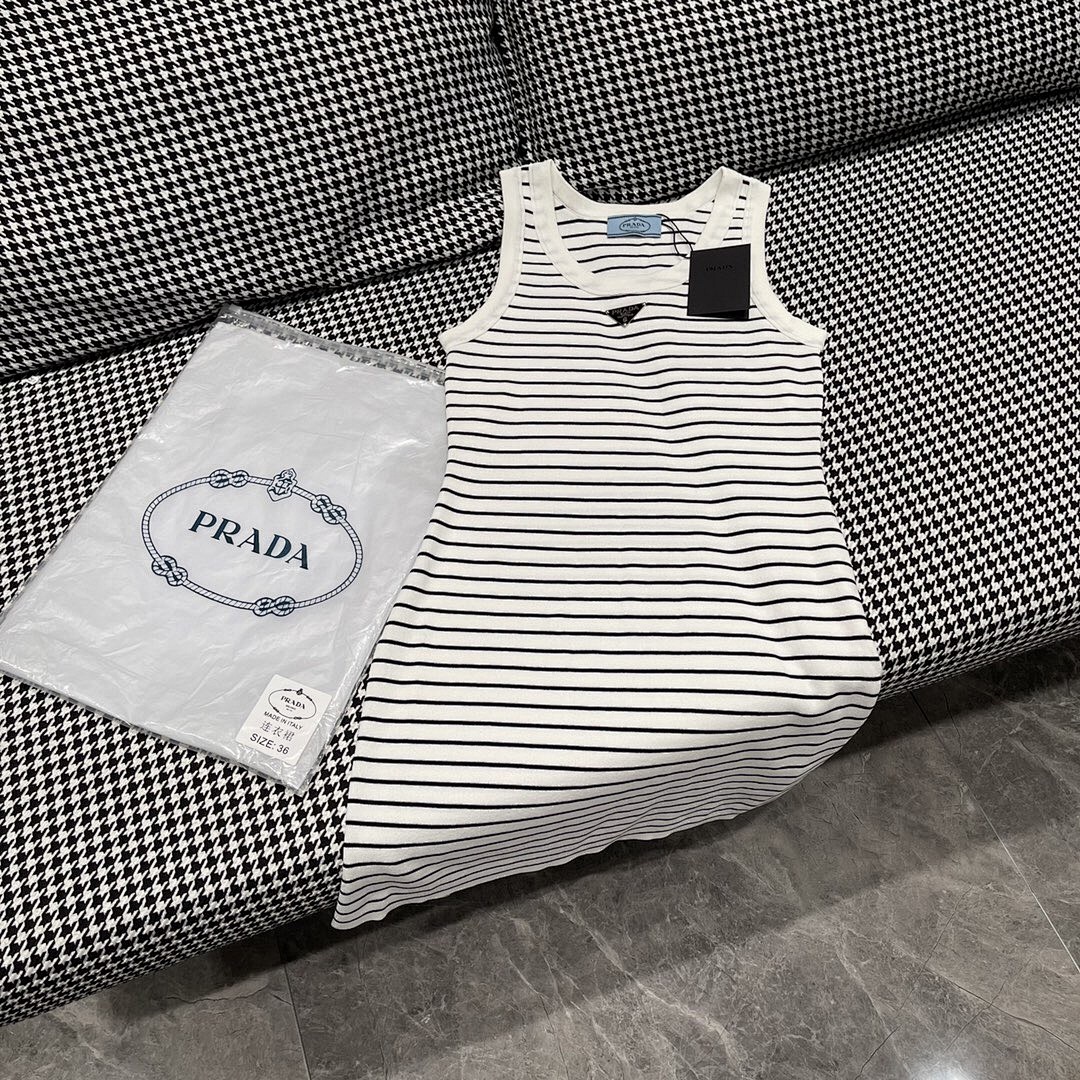 Christian Louboutin Pra-Da, photo 1