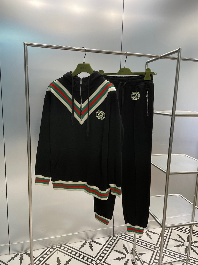 Christian Louboutin Knitting Suit, photo 1