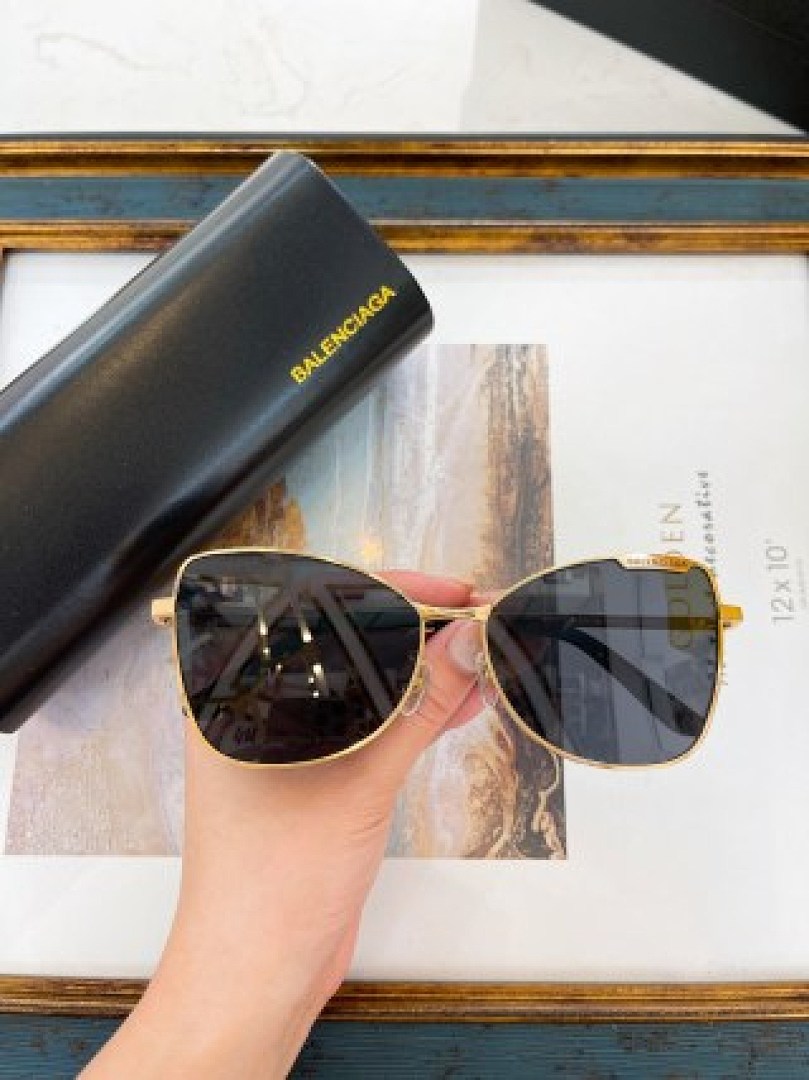 Other Balenciaga Sunglasses - Image 95